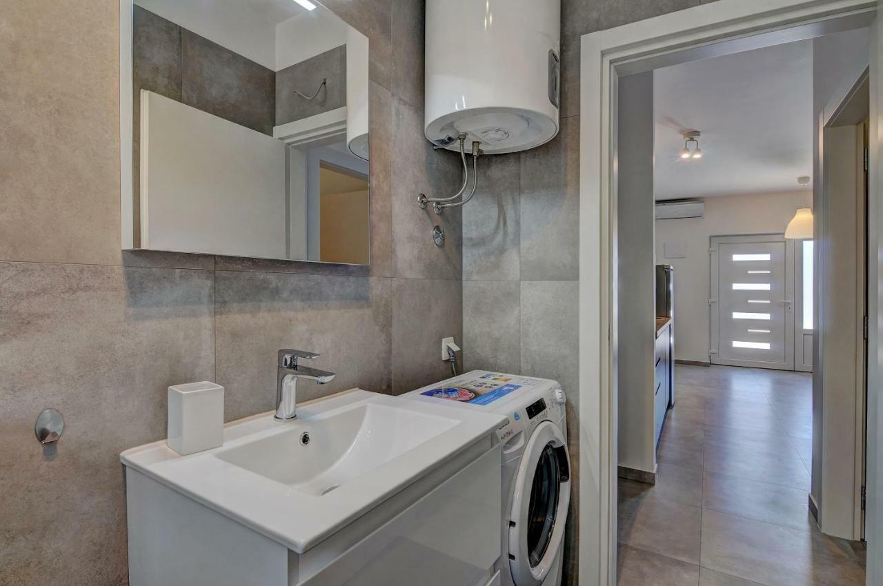 Apartman D Pula Exterior photo